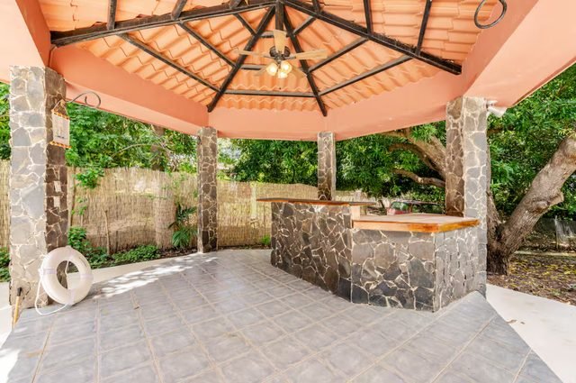 Coco Brisas Lodge